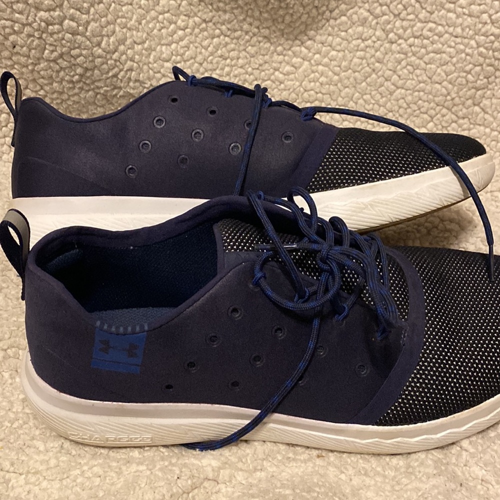 Basic Under Armor Shoes. - image 3